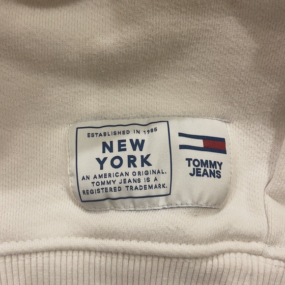 (SOLD) Tommy Hilfiger Crewneck - Picture 3 of 4